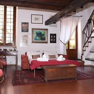 Agrippa's Terrace Apartment Rome